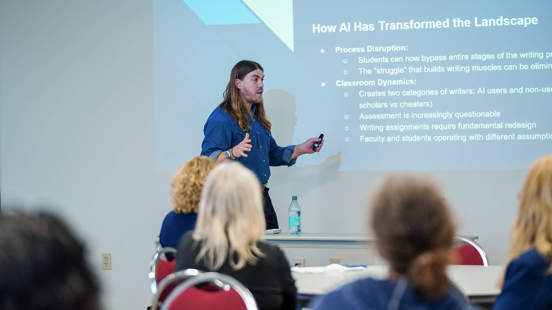 TXST tổ chức “AI in Teaching and Learning Symposium 2026”: Định hình tương lai AI trong lớp học