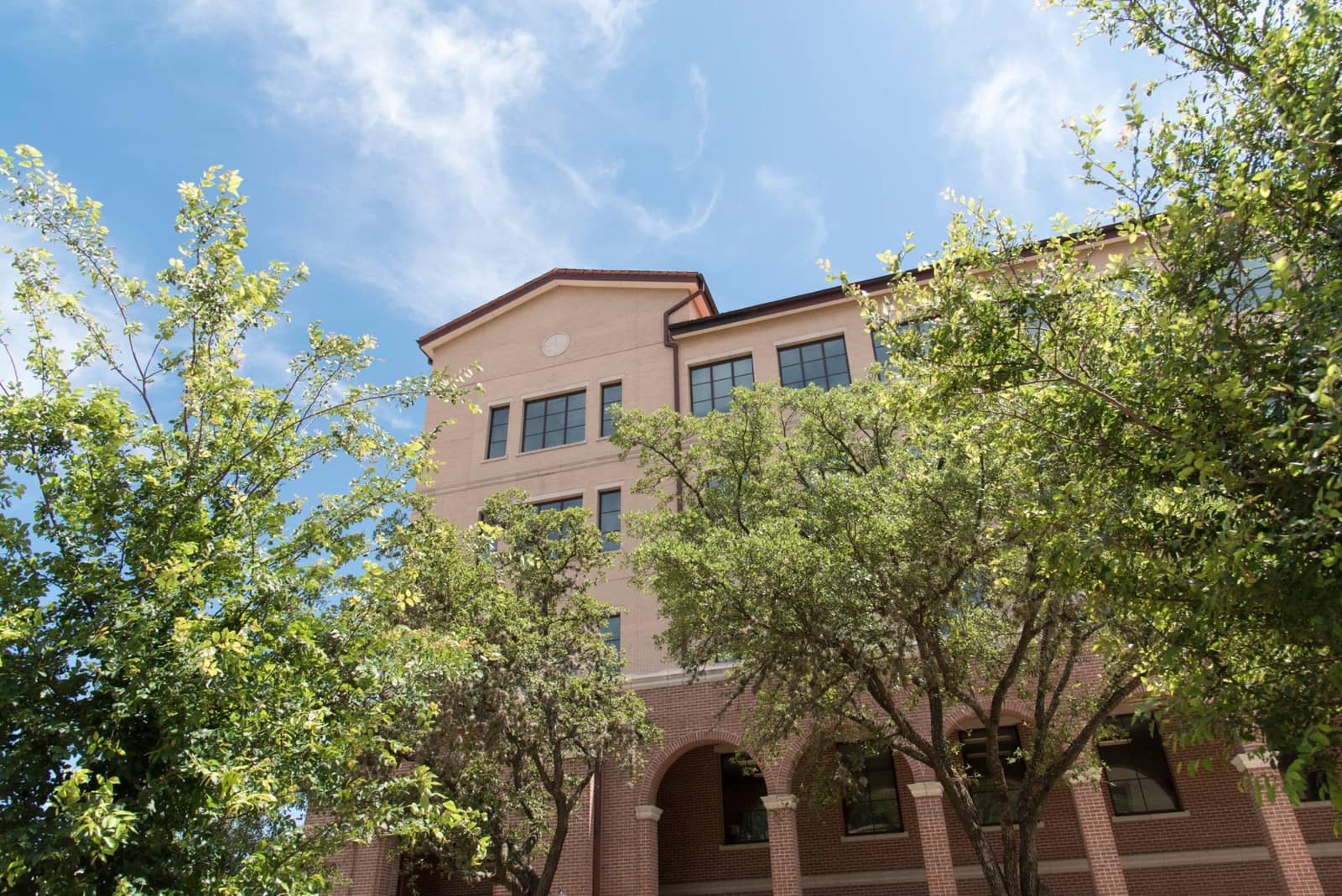 Sinh viên tại khuôn viên Texas State University